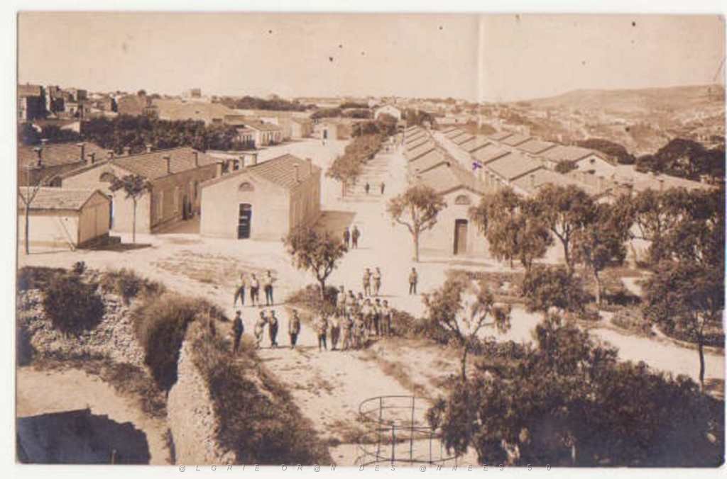 COLOMB BECHAR  1932 CASERNE DU CAMPS SAINT PHILIPPE.JPG
